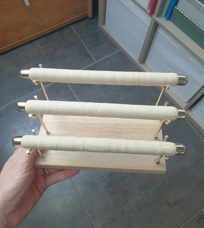 Présentatoir à bague en bois