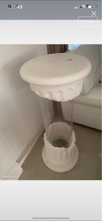 Colonne aquarium avec éclairage