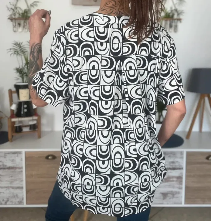 SOLDE Blouse manches courtes taille 4 ; taille 48 - Christy ( grande taille)  - neuf - photo numéro 4