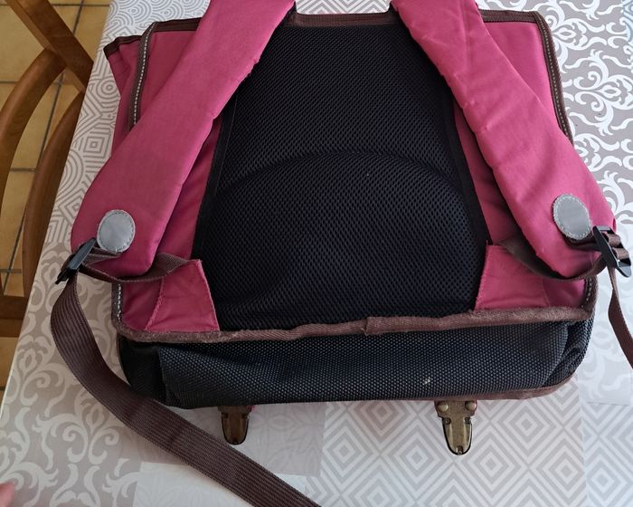 Cartable à motif fleuris très bon état - photo numéro 5