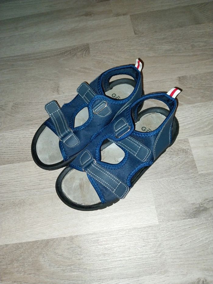 Sandales gemo garçon 34 très bon état