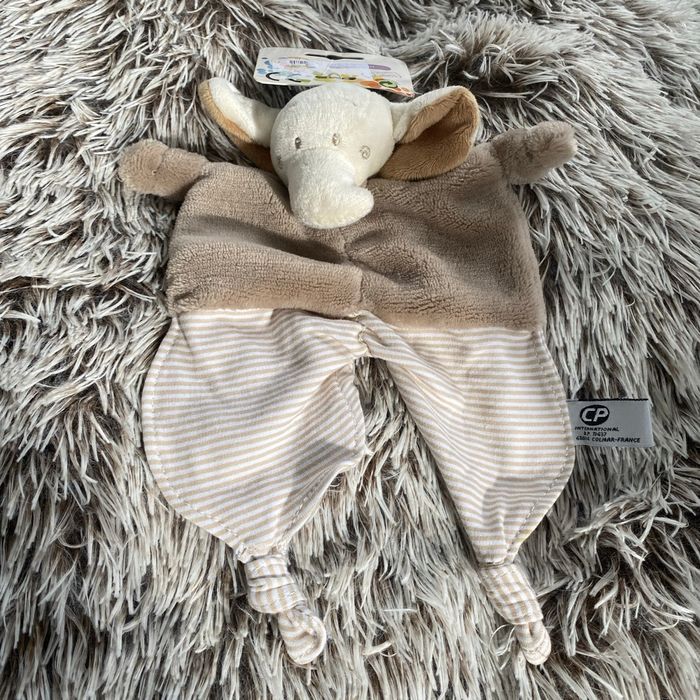 Doudou éléphant plat cp neuf etiquetté