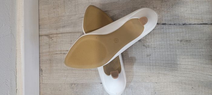 Escarpins blancs T 36 neufs - photo numéro 5