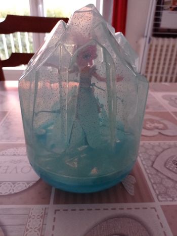 Figurine volante hatchimals