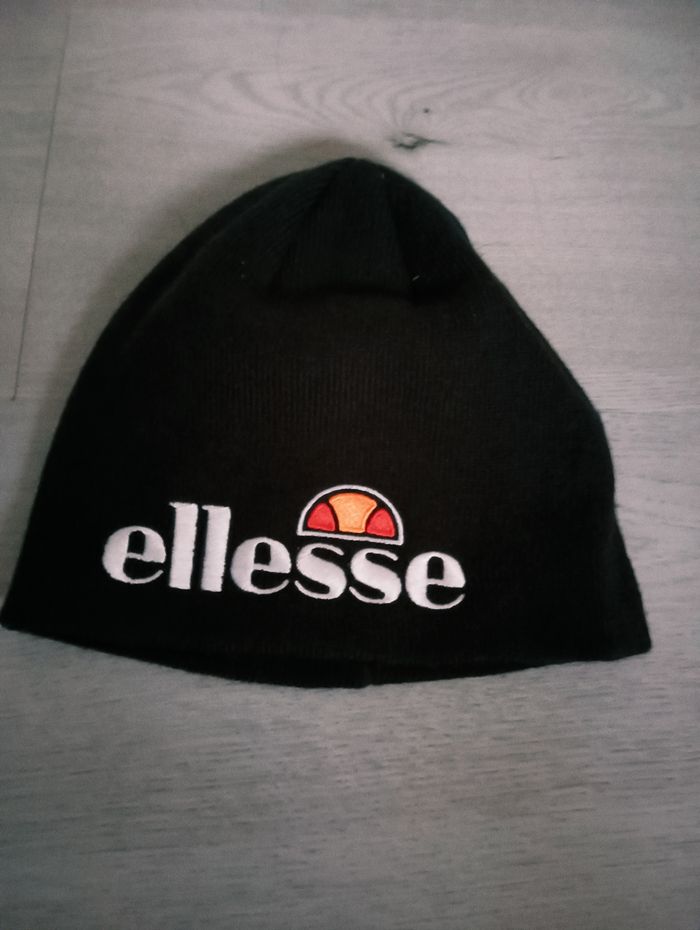 Bonnet Ellese en Tbe