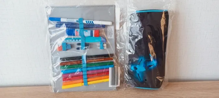 Trousse d'écolier compartimentée garçon skateur 29 pièces trousse feutres règle gomme - photo numéro 3