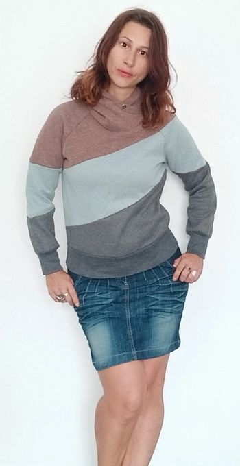 Sweat a capuche tri coloré 38