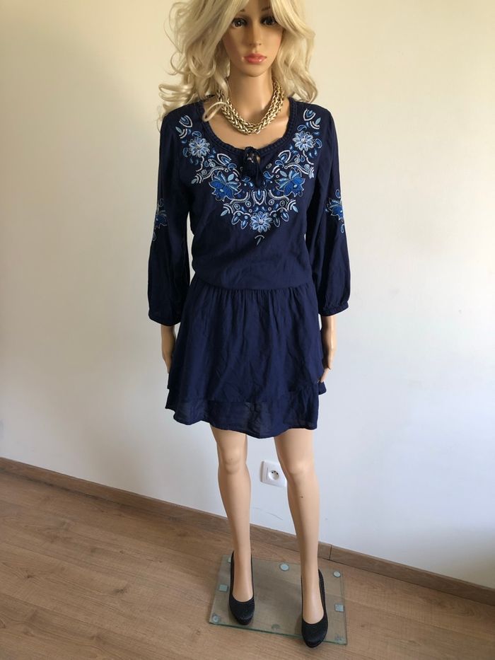 Robe bleue marine à manches longues Breal taille 38 état satisfaisant (avec défaut) - photo numéro 3