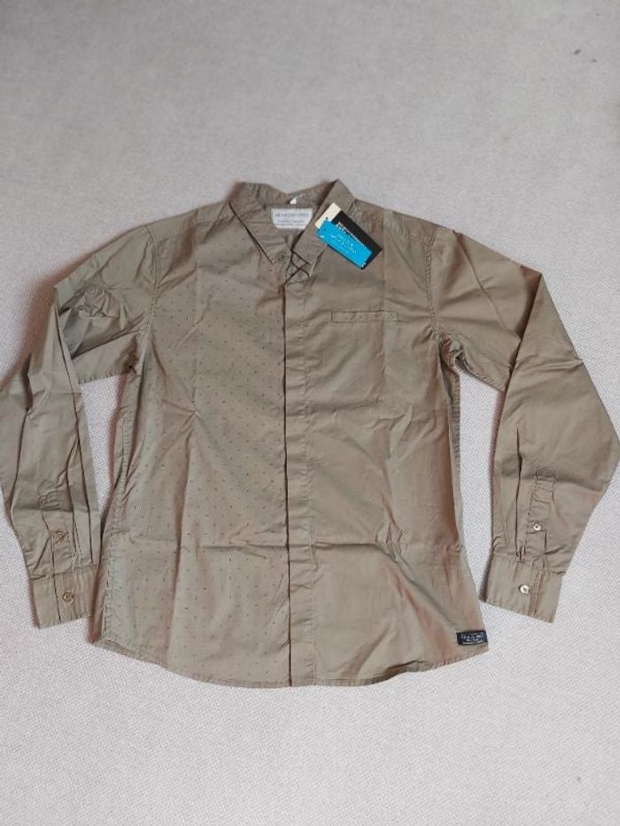 Chemise manches longues kaki avec jeu d'imprimé T.L neuve - ID'EST.DIV