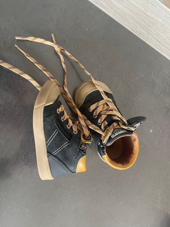 Lot de chaussures taille 23