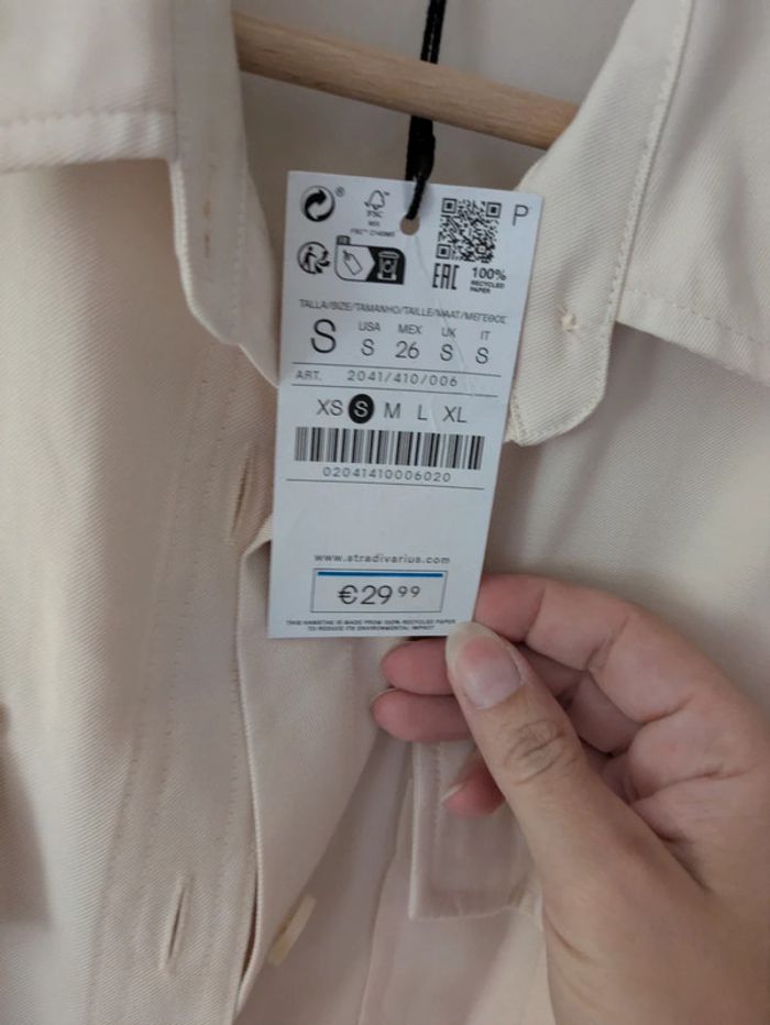 Magnifique chemise sur chemise oversize crème Stradivarius taille S neuve avec étiquette - photo numéro 3