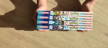 Lot de 4 mangas Pokemon