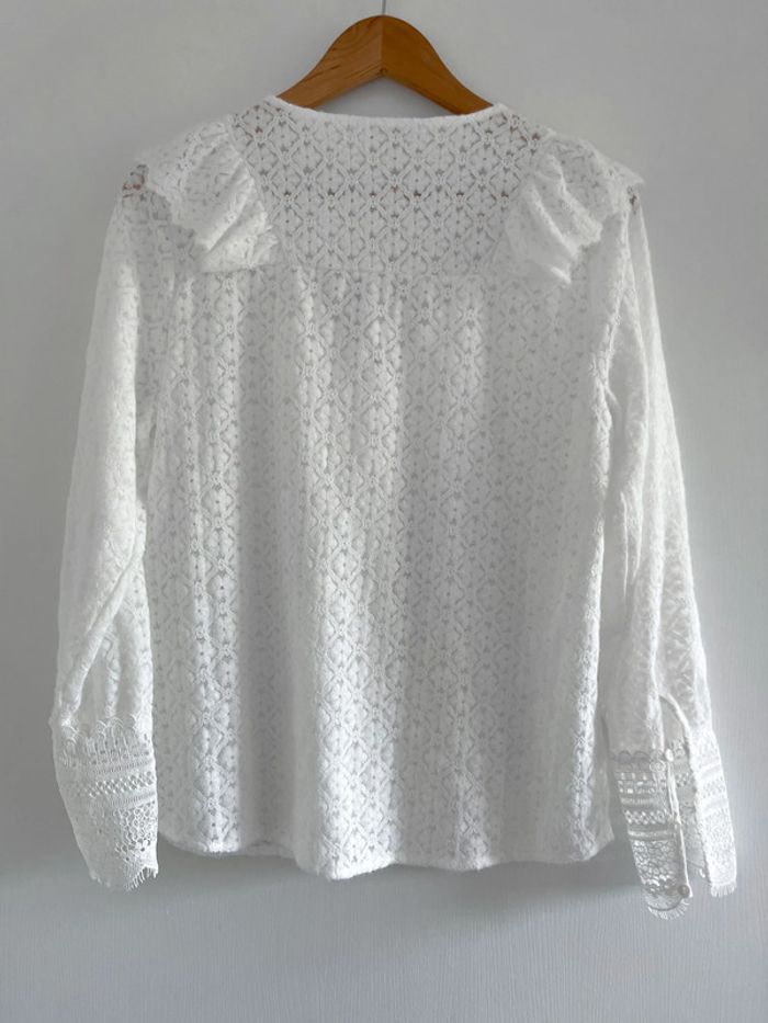 🌟 Blouse blanche avec broderie et détails - photo numéro 4