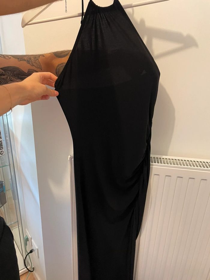 Robe longue noire dos nu