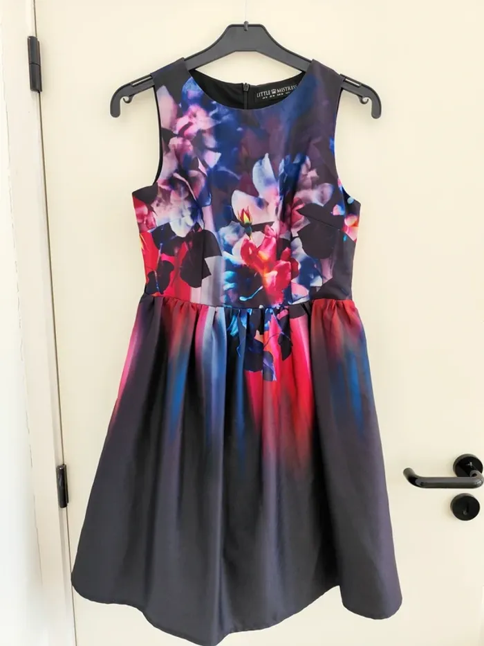 Belle robe de cocktail Little Mistress noire motif fleuris 36 parfait état - photo numéro 4