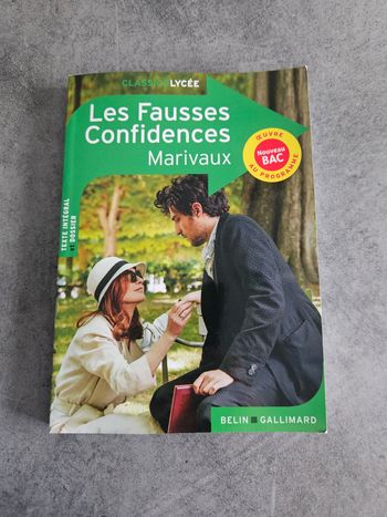Livre scolaire "Les fausses confidences" de Marivaux - Edition BAC