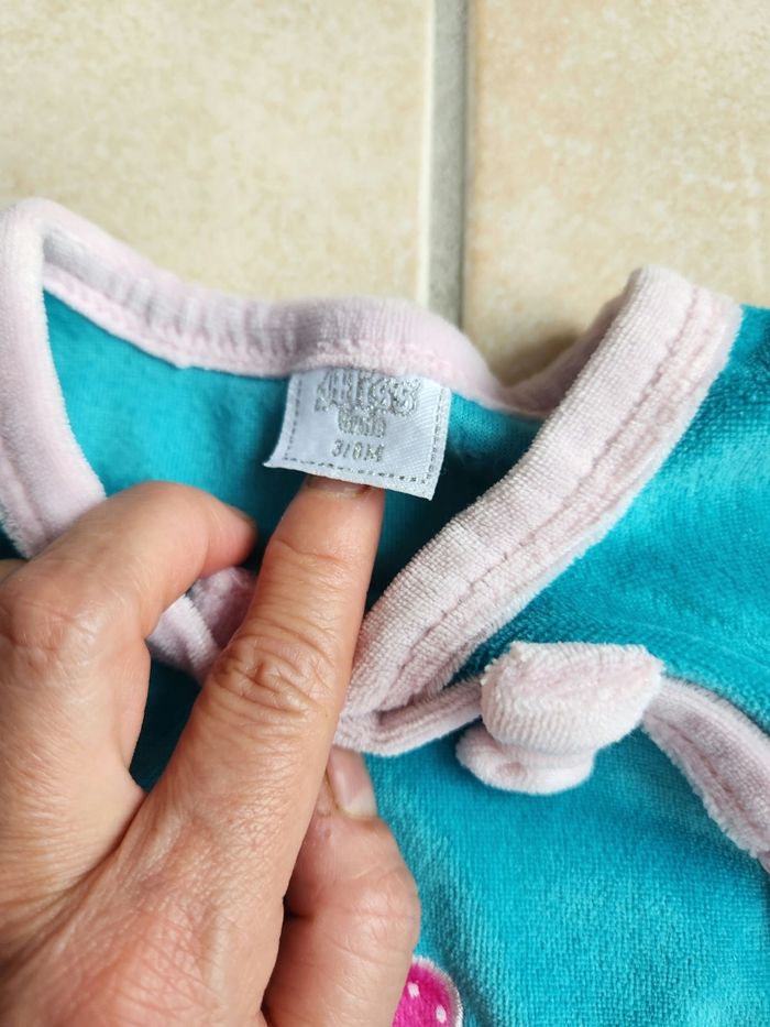 Pyjama velours taille 6 mois - photo numéro 2