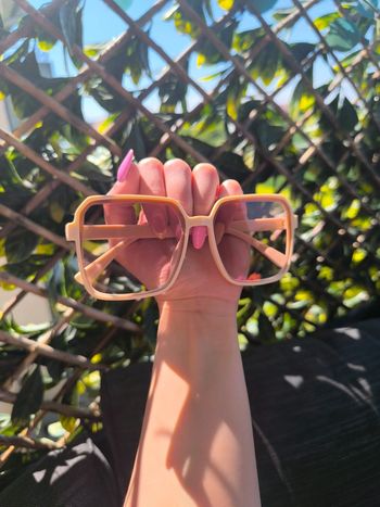 Lunette de soleil , femme , neuve ,idée cadeau