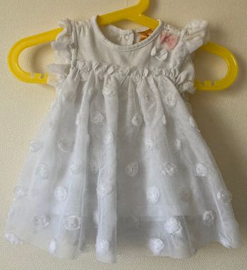 robe manches courtes avec tulle et boutons de fleurs bébé 3 mois