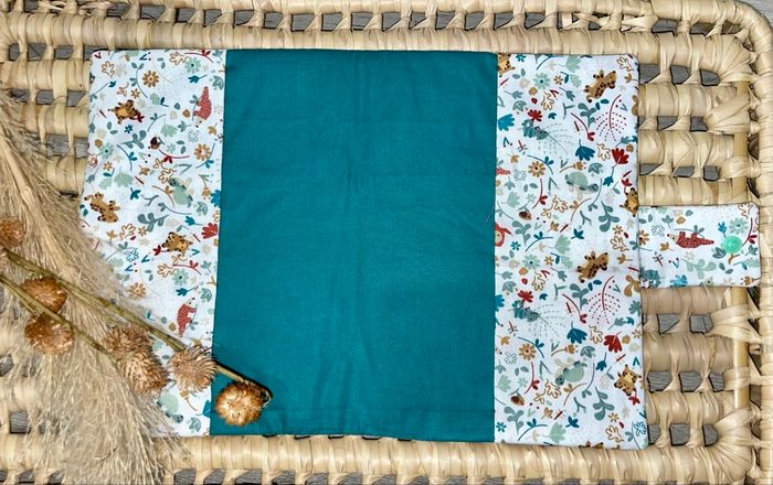 Protège carnet de santé fait main en velours et tissu à motifs - photo numéro 2