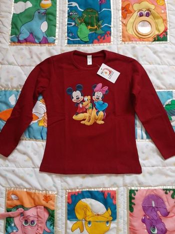 T shirt minnie et mickey neuf