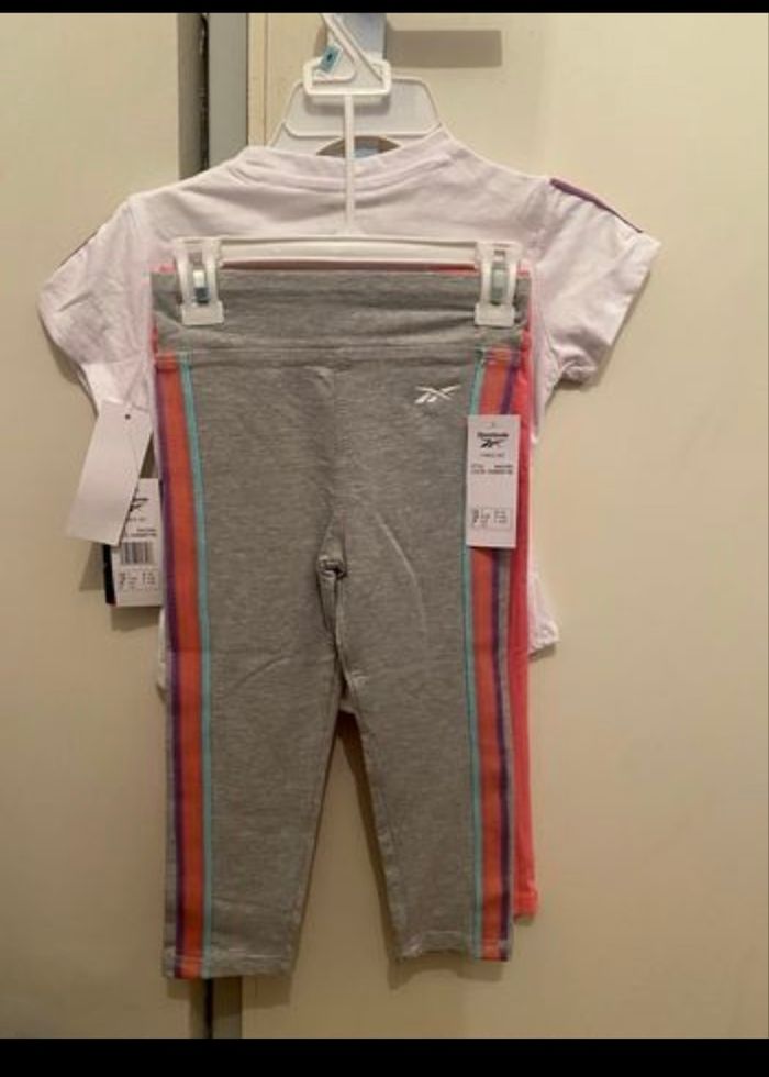 Ensemble reebok 3 pièces 4/5 ans neuve - photo numéro 3