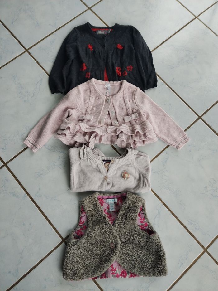 4 gilets 18 mois - photo numéro 2