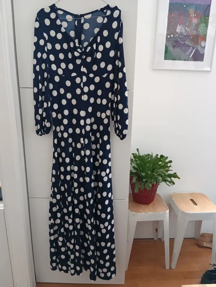 Magnifique combinaison vintage
Marine pois blancs