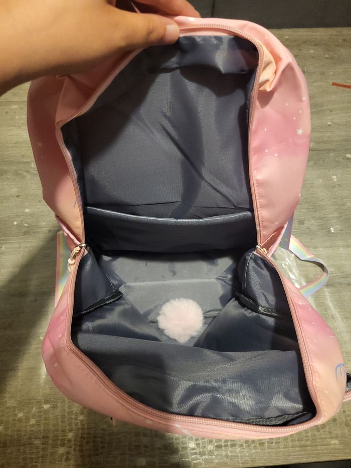 Grand sac à dos stitch idéal pour l'école - photo numéro 4
