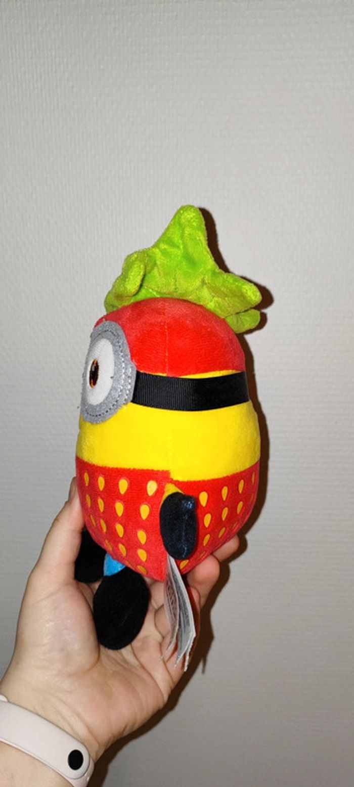 Minion déguisé en fraise - photo numéro 2