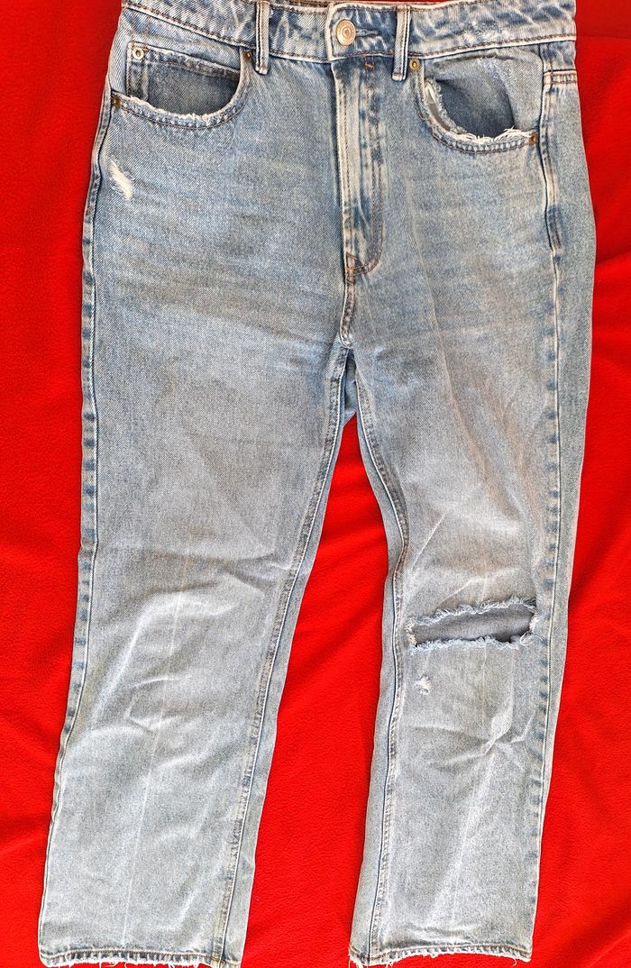 JEANS FLARE TROUE - TAILLE 40 - STRADIVARIUS