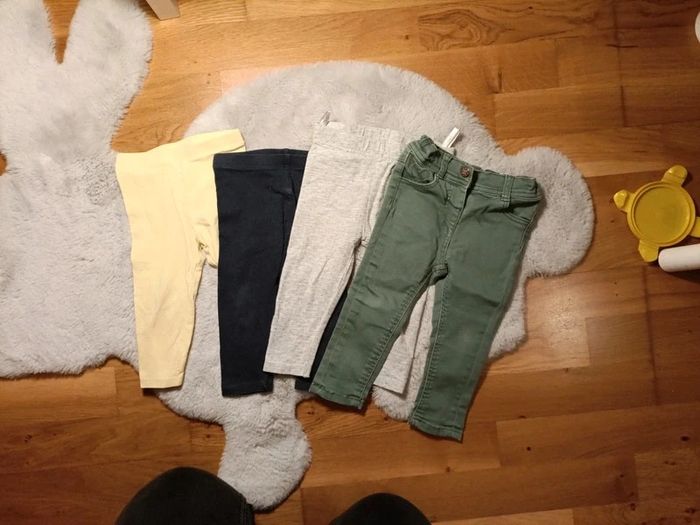Lot pantalon fille 12 mois