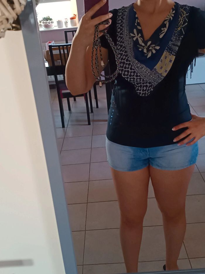 T-shirt Desigual bleu marine avec foulard - neuf sans étiquette - taille M - photo numéro 7