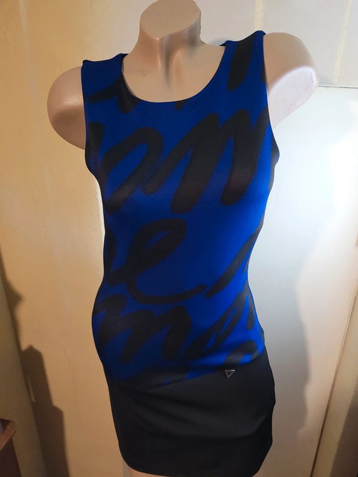 Très belle robe noir et bleu, rinascimento