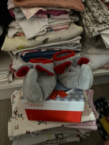 Chaussons naissance neufs