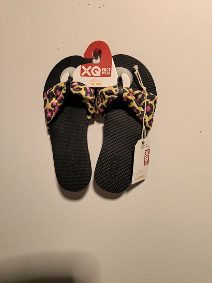 Paire de tongs fille taille 33