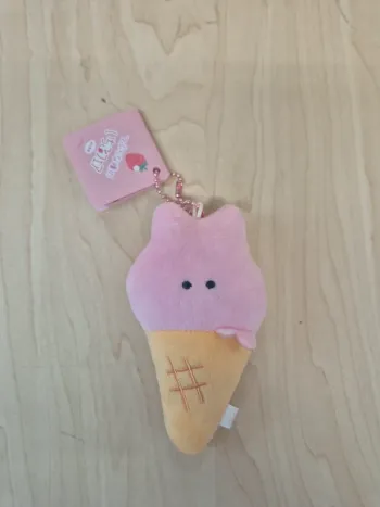 Porte-clés Peluche Tsuburana Hitomi "Ichigo fare" : Soft Cream