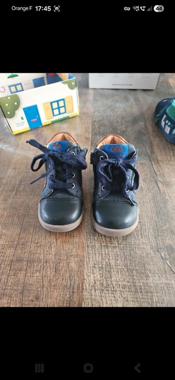 Chaussures cuir GBB taille 22