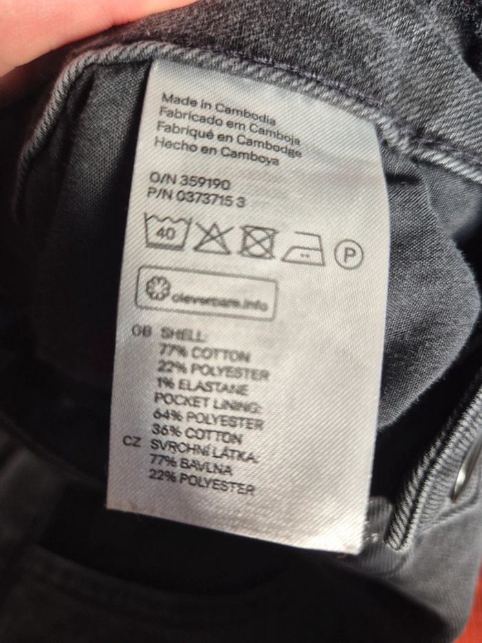 Short gris noir H&M 42 - photo numéro 6