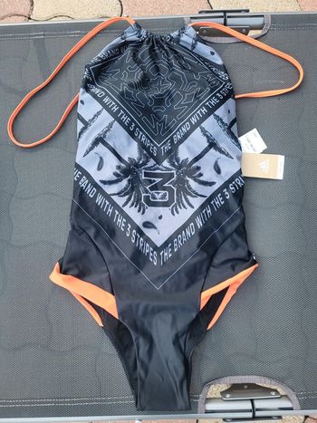 Superbe maillot de bain neuf.
