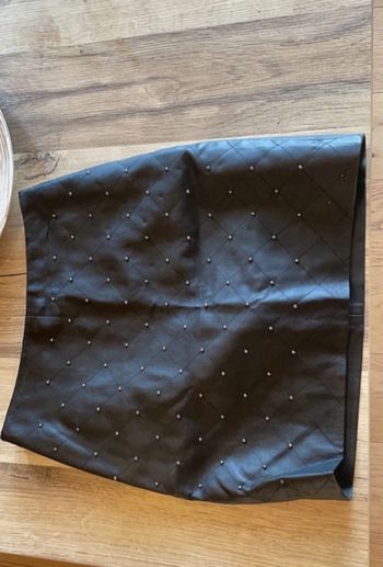 Jupe similicuir cloutée