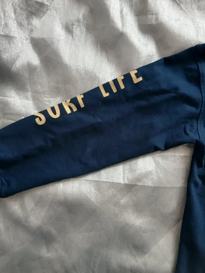 Sweat à capuche neuf 11-12 ans - photo numéro 2