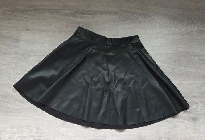 🌸 Belle jupe simili cuir 10 ans 🌸 - photo numéro 6