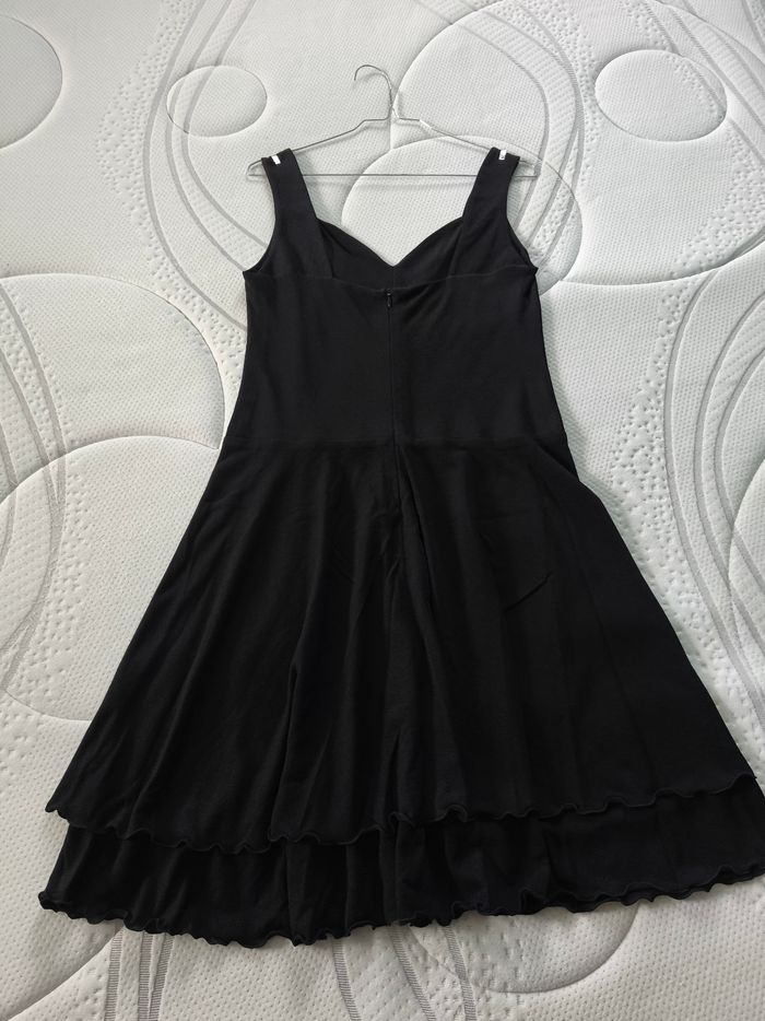 Robe noire - photo numéro 2