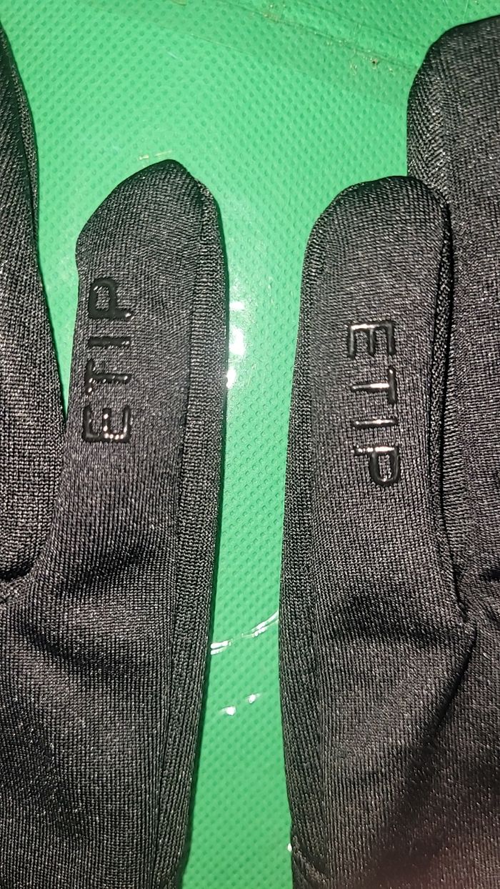 Gant the north face waterproof et WINDSTOPPER - photo numéro 8