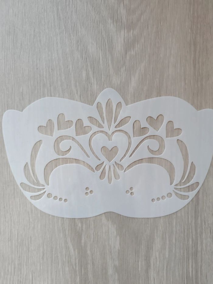 Masque pochoir enfant - photo numéro 2