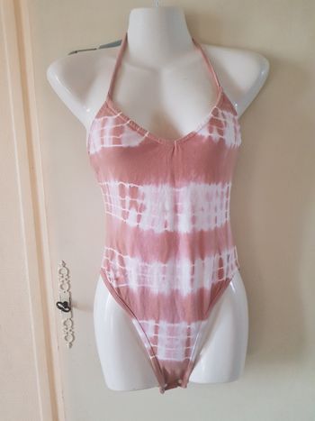 Body femme tie & dye rose – dos croisé – Ardene