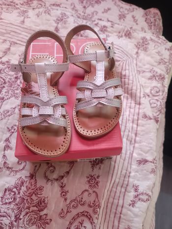 Chaussure été neuf