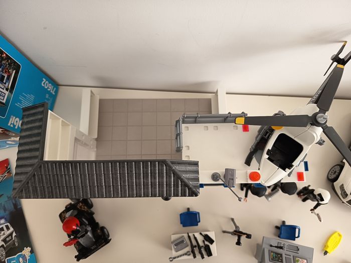 Playmobil poste de police - photo numéro 2