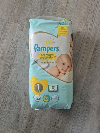 44 couches Pampers taille 1